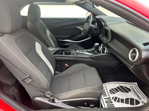 Used 2019 Chevrolet Camaro LT image 18