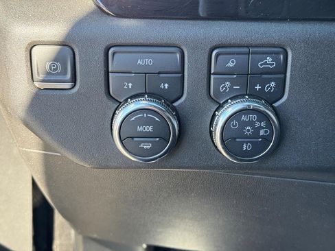 Used 2024 GMC Sierra 1500 SLT image 18