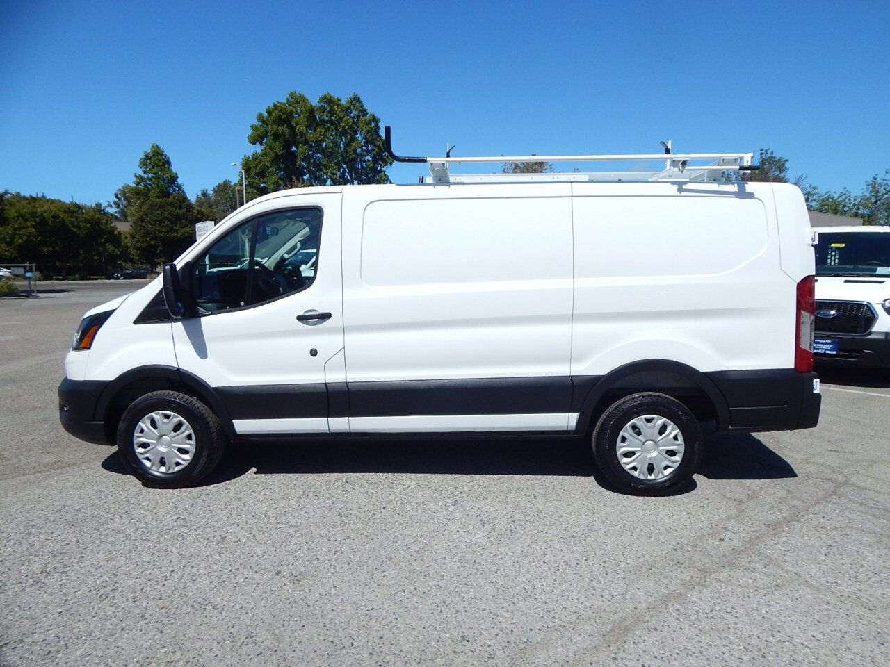 Used 2025 Ford Transit 250 Low Roof w/ Exterior Upgrade Package RWD image 5