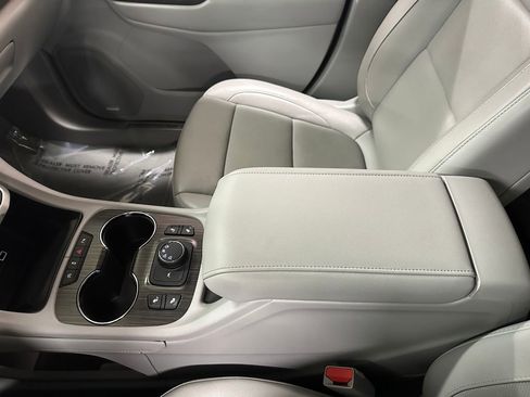 Used 2020 GMC Acadia SLT image 31