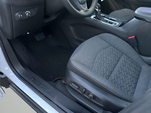 Used 2023 Chevrolet Equinox LT image 26