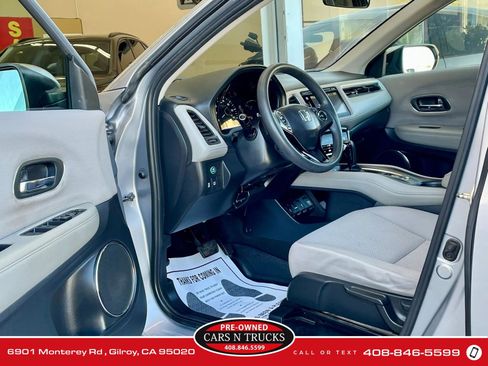 Used 2017 Honda HR-V EX image 7