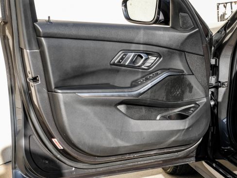 Used 2022 BMW 330i Sedan w/ Driving Assistance Package image 37