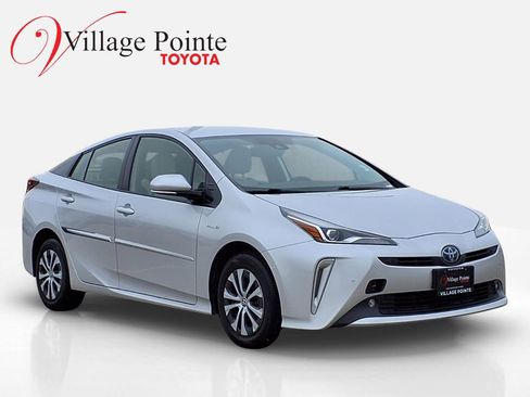 Used 2020 Toyota Prius XLE w/ Protection Package #3 image 9
