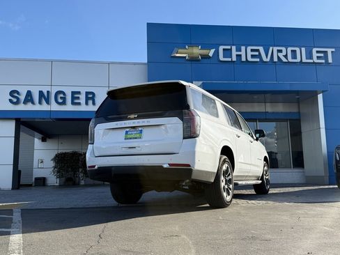 New 2026 Chevrolet Suburban LS image 7