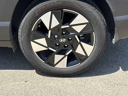 Used 2025 Hyundai Kona SEL FWD image 10