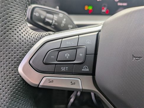 New 2026 Volkswagen Tiguan SE R-Line image 18