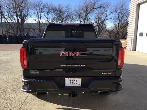 Used 2019 GMC Sierra 1500 AT4 w/ AT4 Premium Package image 4