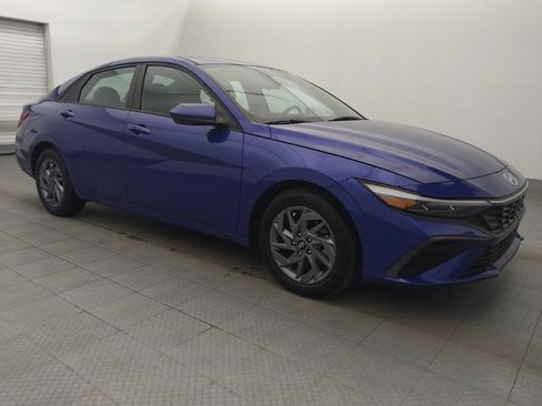 Used 2024 Hyundai Elantra SEL FWD image 11