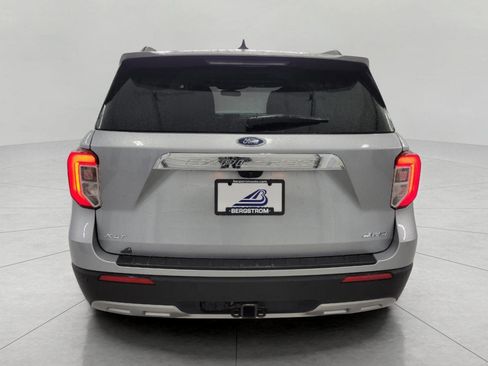 Used 2023 Ford Explorer XLT w/ Equipment Group 202A AWD/4WD image 58