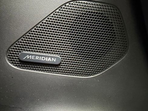 Used 2020 Jaguar F-PACE Prestige image 26