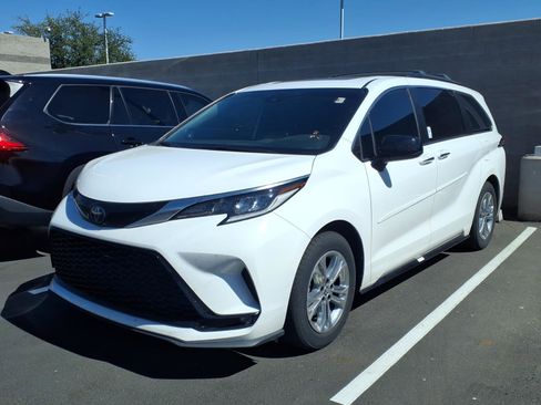 Used 2022 Toyota Sienna XSE w/ XSE Plus Package AWD/4WD image 1