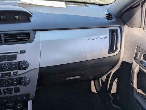 Used 2010 Ford Focus SES image 17