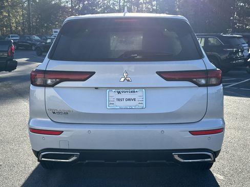 Used 2022 Mitsubishi Outlander ES image 7