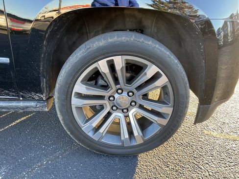 Used 2018 GMC Yukon XL Denali w/ Denali Ultimate Package image 2