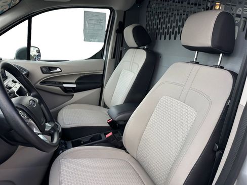 Used 2023 Ford Transit Connect XLT image 9