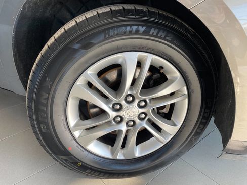 Used 2019 Buick Enclave Essence image 11