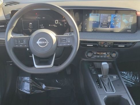 New 2026 Nissan Kicks SV w/ SV Premium Package image 5