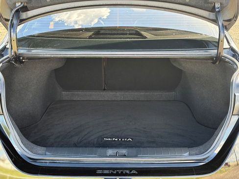 Used 2023 Nissan Sentra SV w/ SV Premium Package image 17