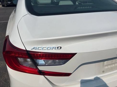 Used 2019 Honda Accord Hybrid image 17