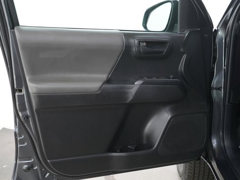 Used 2022 Toyota Tacoma SR image 22