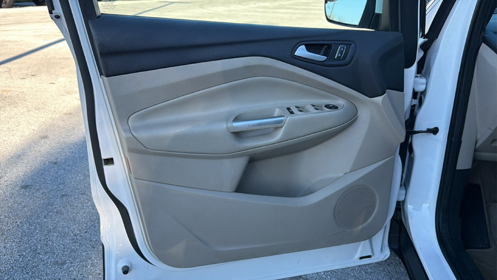 Used 2015 Ford Escape SE w/ Equipment Group 201A FWD image 10
