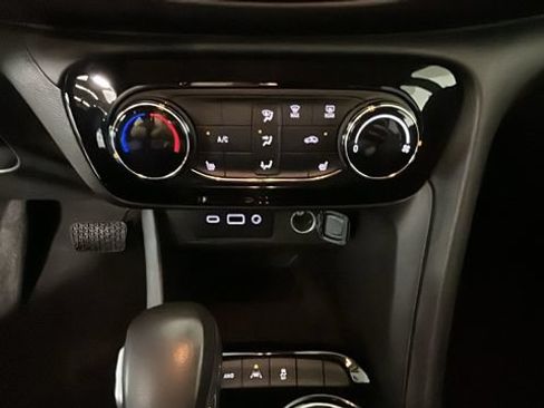 Used 2023 Buick Encore GX Preferred w/ Cold Weather Comfort Package AWD/4WD image 22
