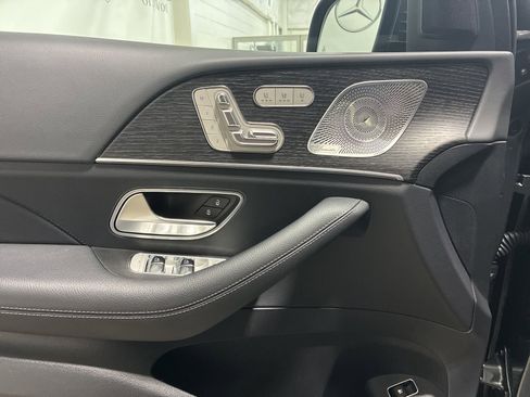 Used 2025 Mercedes-Benz GLE 450e 4MATIC image 12