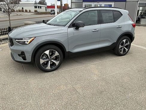 New 2026 Volvo XC40 B5 Plus w/ Protection Package Premier image 11