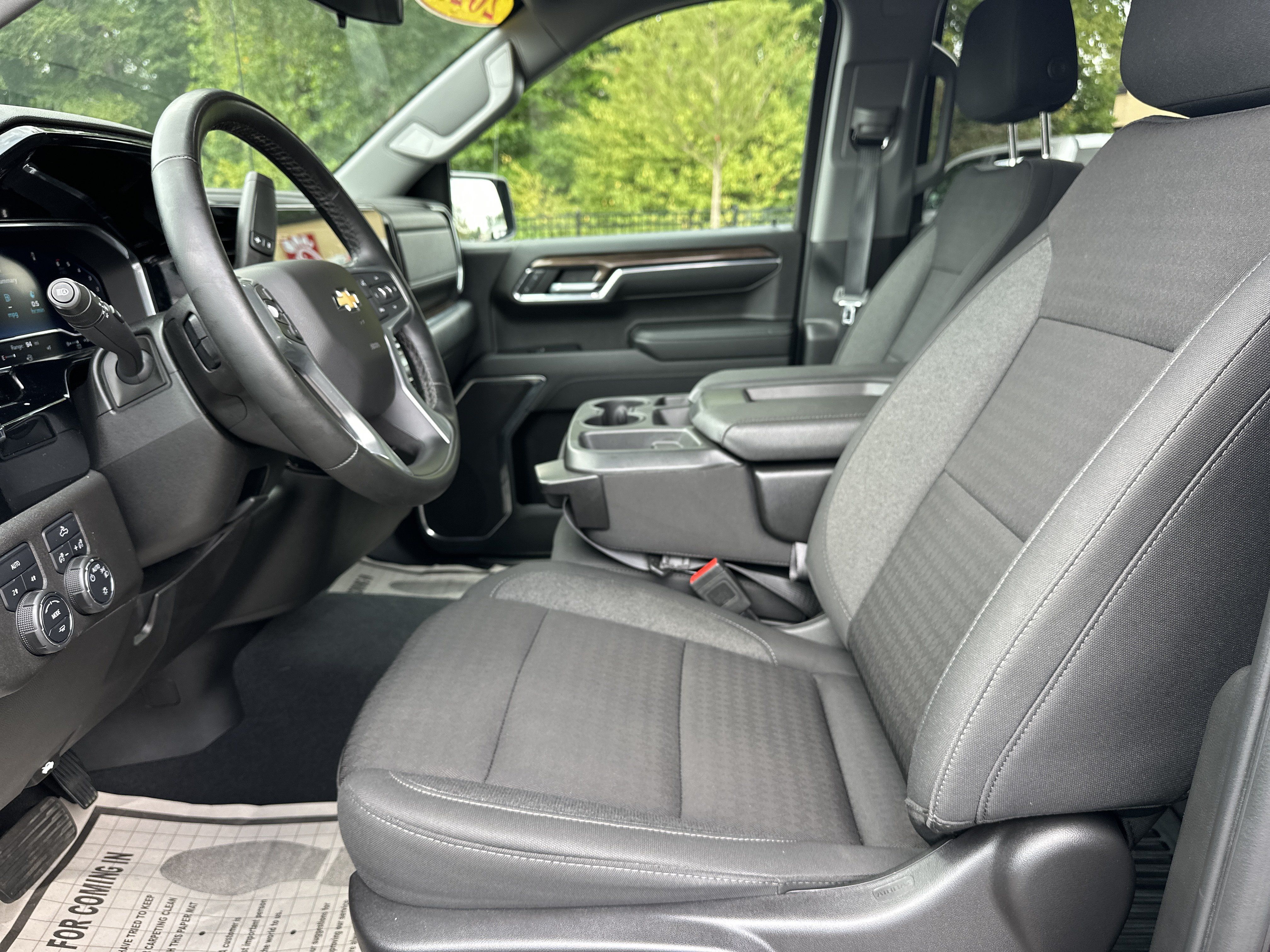 Used 2023 Chevrolet Silverado 1500 LT AWD/4WD image 10