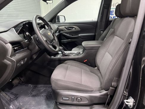 Used 2023 Chevrolet Traverse LT FWD image 11