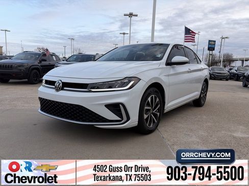 Used 2025 Volkswagen Jetta S image 1