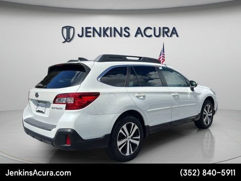 Used 2019 Subaru Outback 2.5i Limited AWD/4WD image 3