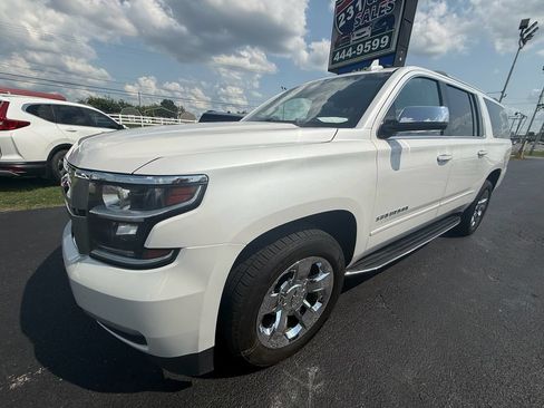 Used 2017 Chevrolet Suburban Premier AWD/4WD image 8