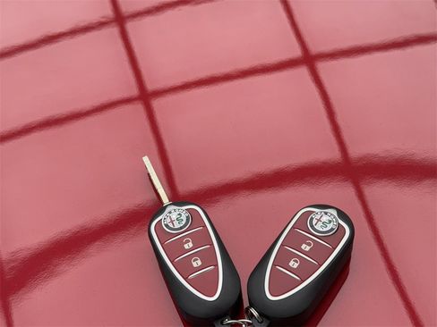 Used 2018 Alfa Romeo 4C Spider image 46