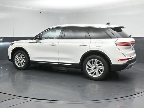 Used 2023 Lincoln Corsair AWD image 5