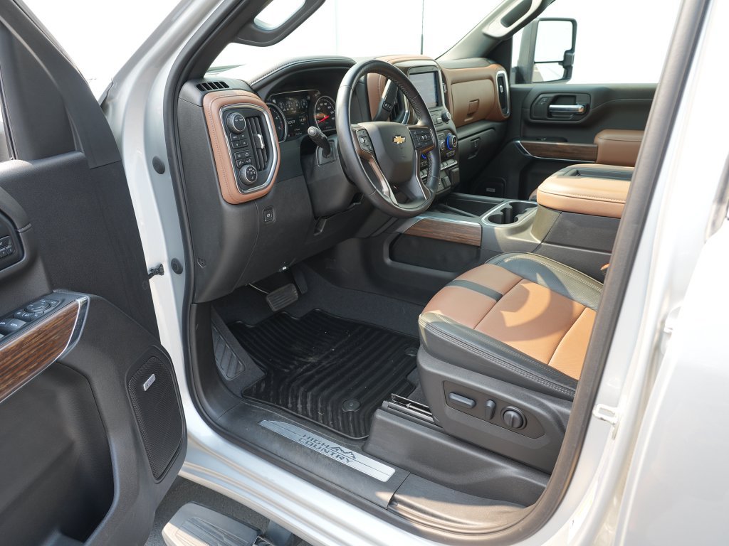 Certified 2022 Chevrolet Silverado 3500 High Country w/ Safety Package II AWD/4WD image 13