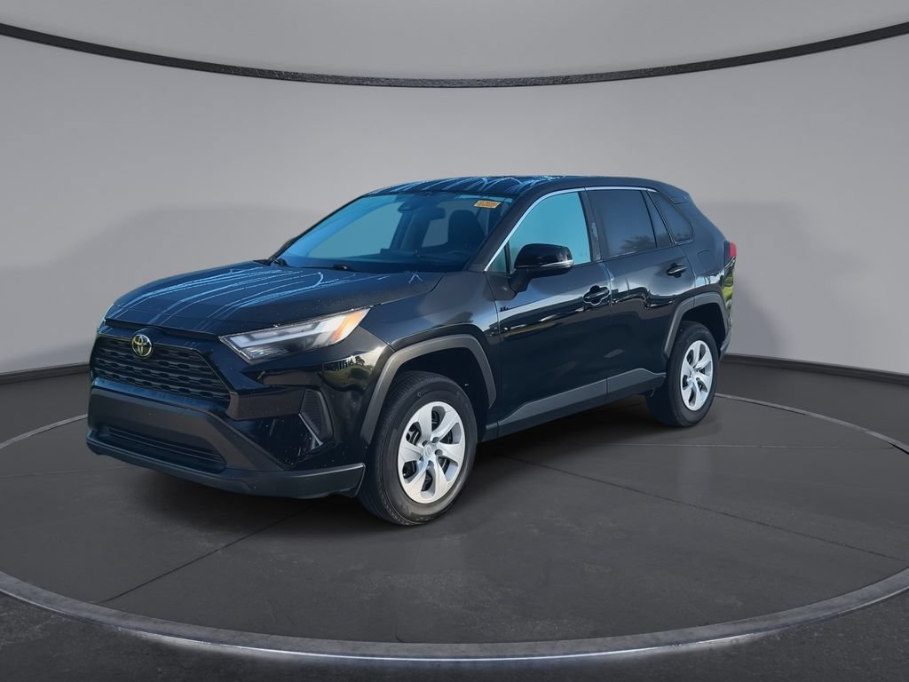 Used 2025 Toyota RAV4 LE FWD image 4