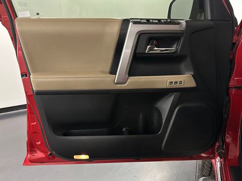 Used 2021 Toyota 4Runner Limited image 22