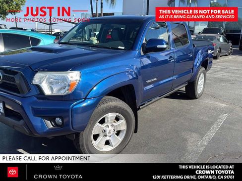 Used 2015 Toyota Tacoma PreRunner w/ TRD Sport Package RWD image 1