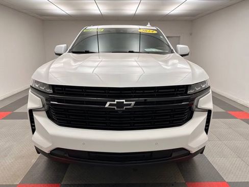 Used 2024 Chevrolet Tahoe RST w/ Luxury Package image 2