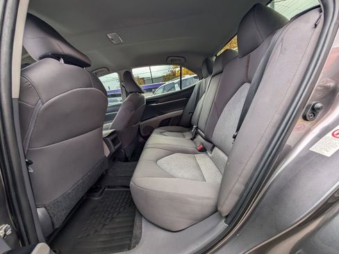 Used 2019 Toyota Camry LE image 17