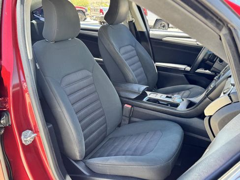 Used 2017 Ford Fusion SE w/ Fusion SE Technology Package FWD image 31