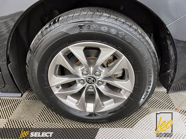 Used 2021 Toyota Sienna XLE FWD image 29