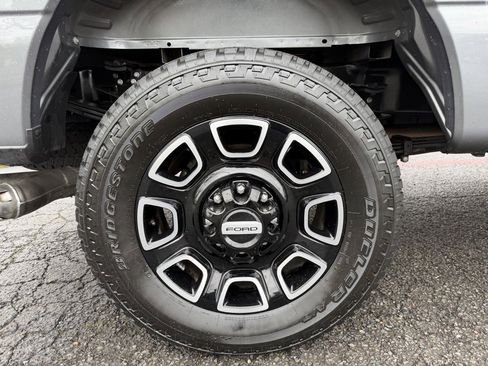 Used 2024 Ford F350 Lariat w/ Sport Appearance Package image 10