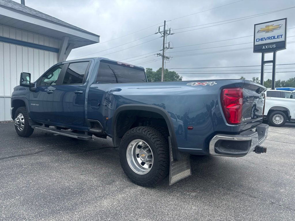 Used 2025 Chevrolet Silverado 3500 LT w/ Safety Package AWD/4WD image 5