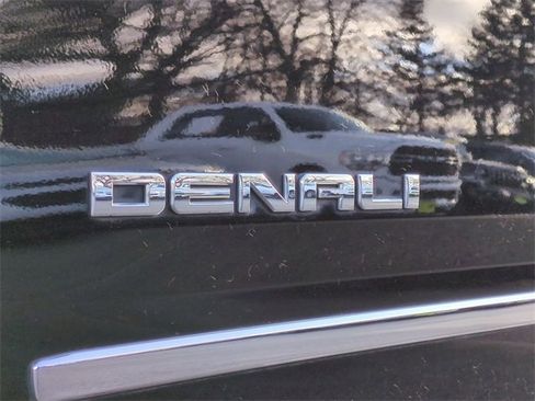 Used 2019 GMC Yukon XL Denali w/ Denali Ultimate Package image 33