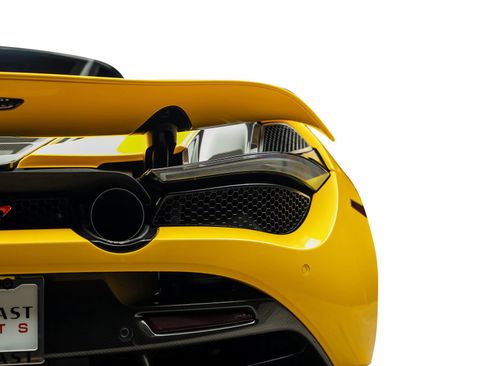 Used 2018 McLaren 720S Performance RWD image 20