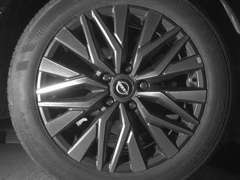 Used 2025 Nissan Altima 2.5 SV image 15