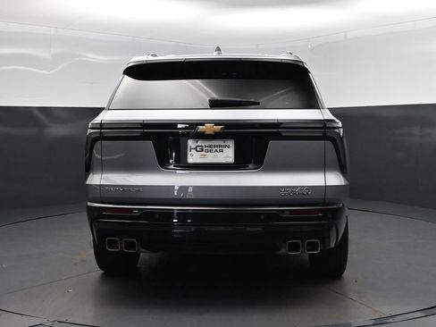 Used 2025 Chevrolet Traverse High Country w/ LPO, Floor Liner Package FWD image 6